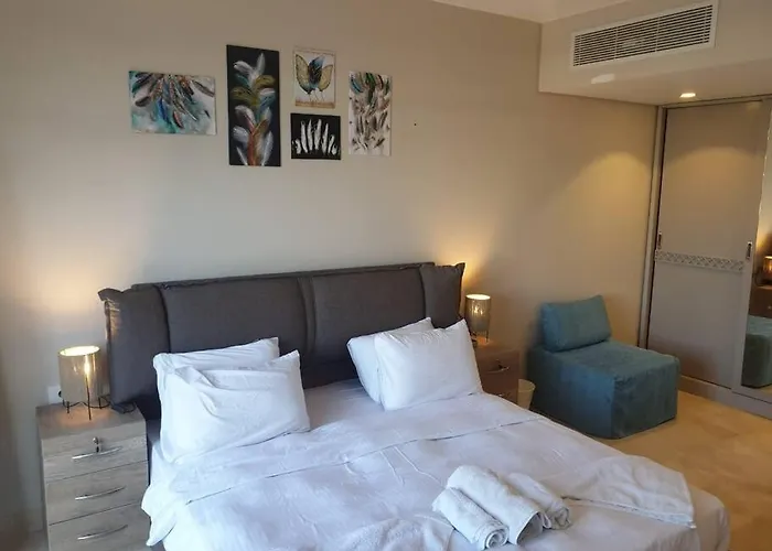 Mangroovy - 2br Prodigious Ground Pool & Sea View 公寓 洪加達